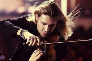 Foto de David Garrett, um dos violinistas mais conceituados da atualidade.